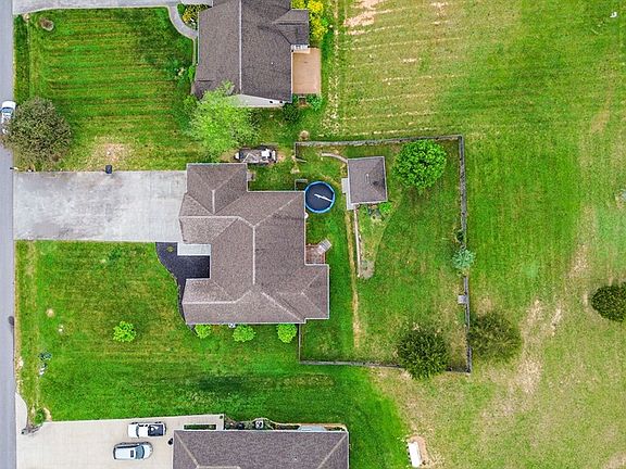 3rd image of 546 Donald C Moore Dr