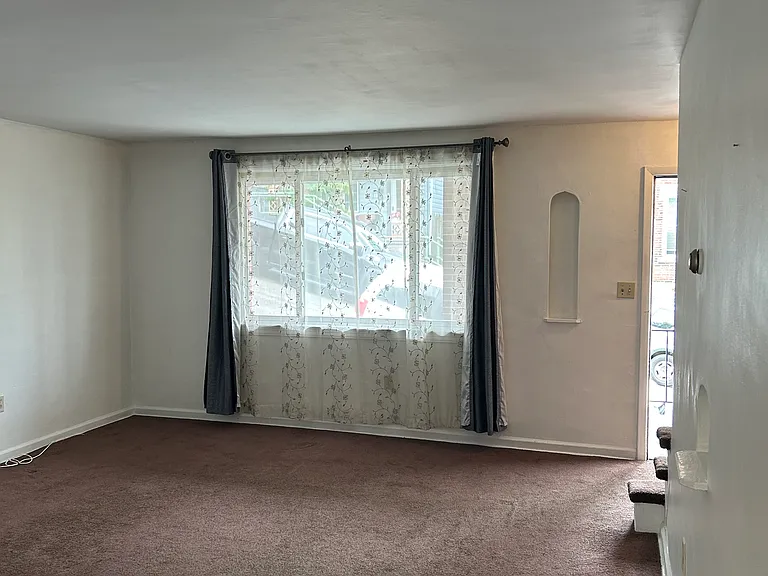 Living room dimensions 17 feet x 14 foot