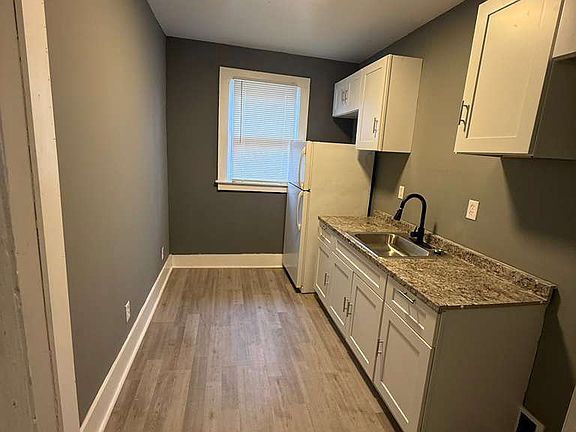 3rd image of 2676 Sturtevant St Unit 4
