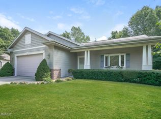 6406 Palmetto Ct, Saugatuck, MI 49453