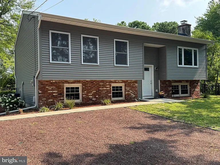 14 Cardinal Dr — Photo 2