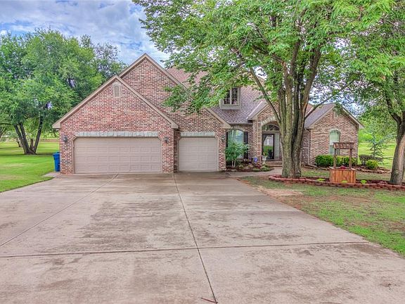 2nd image of 2120 Richland Dr