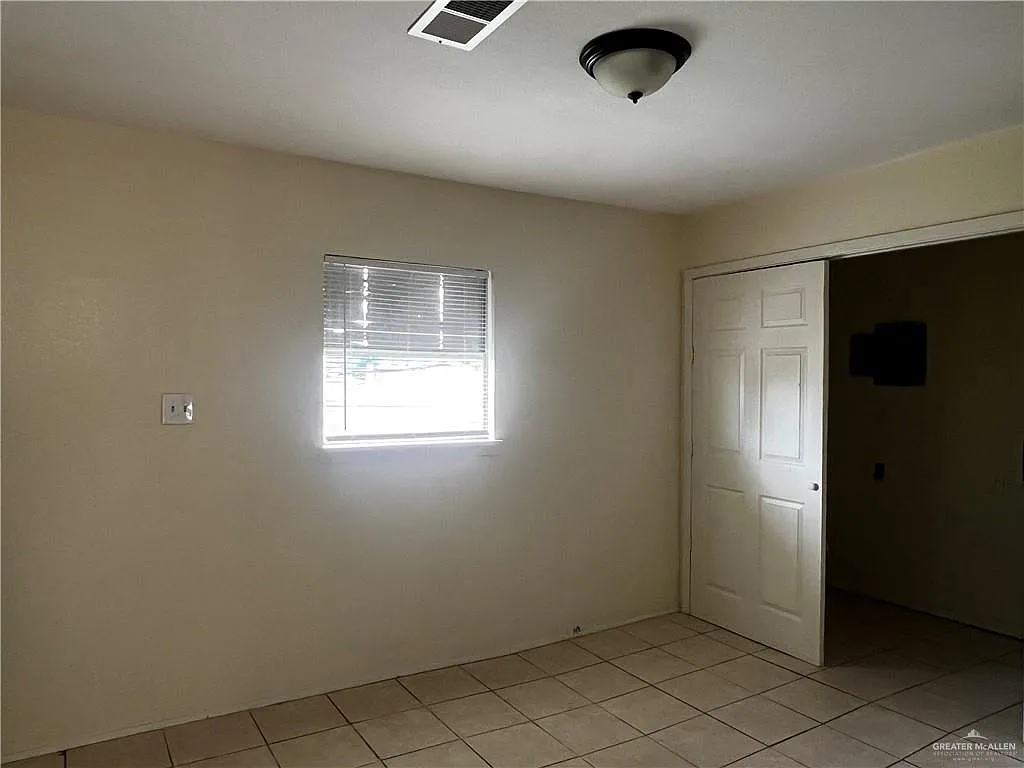 2 bed, 2.0 bath, 4448 sqft, $700 — Photo 4