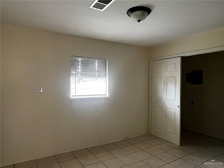 618 Gastel Cir #A-B — Photo 4