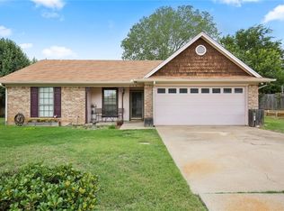 436 Parkridge Blvd, Burleson, TX 76028