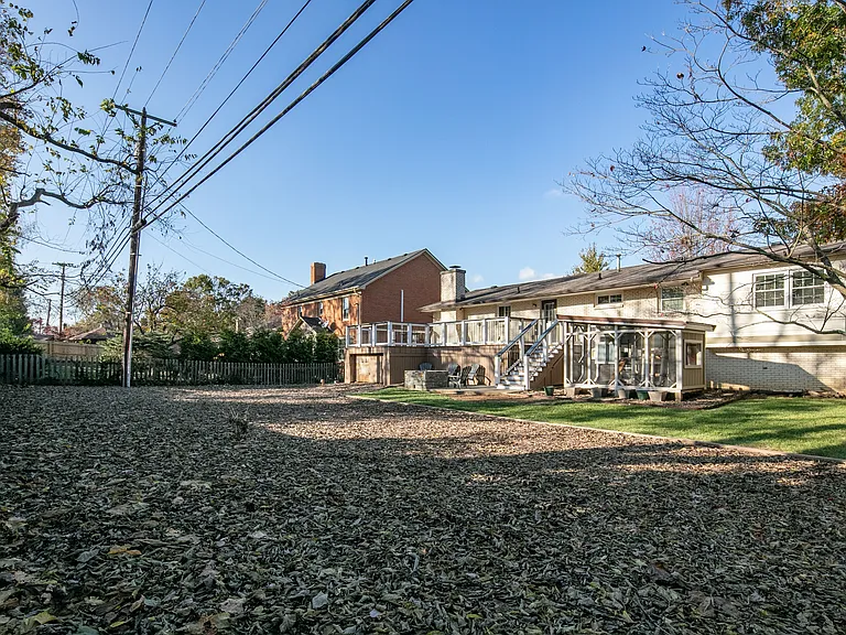 3438 Snaffle Rd — Photo 2
