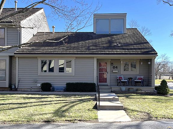 2nd image of 64 SW Pepper Tree Ln