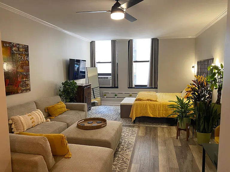 3 Hanover Sq #12B — Photo 1