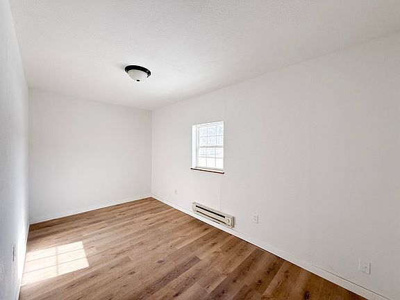 4th image of 313 E Center St