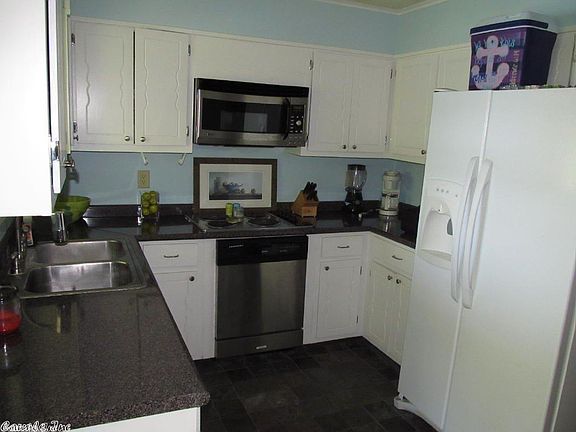 3rd image of 17 Wyandotte Dr