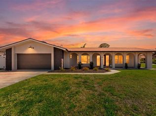 140 88th Ave NE, Saint Petersburg, FL 33702
