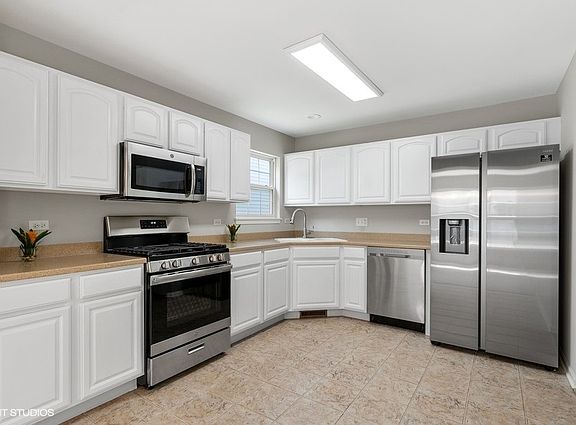 4th image of 709 E Bayou Ct