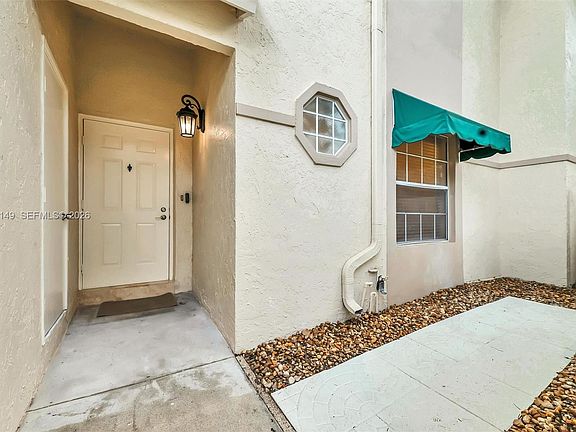 4th image of 6538 Via Regina #9