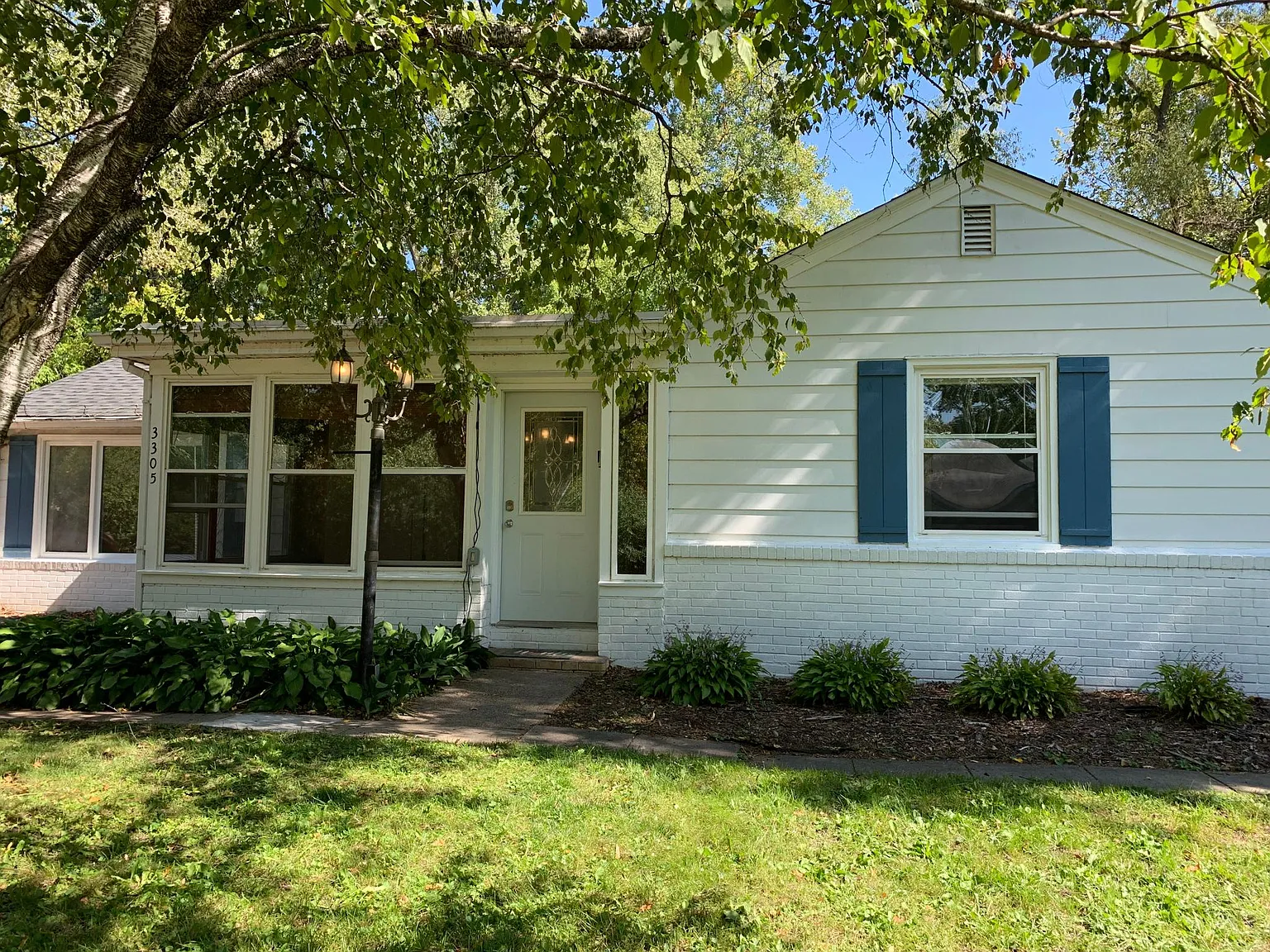 4 bed, 1645 sqft, $2,395 — Photo 2