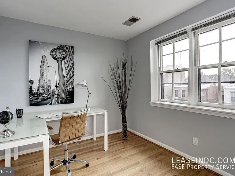 410 11th St NE #17 — Photo 21