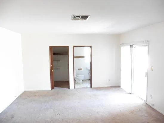 5723 Stansbury Ave — Photo 15