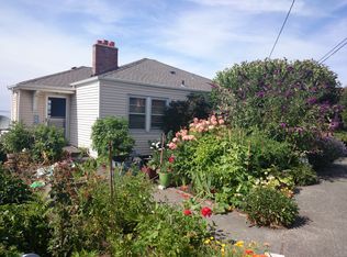 5736 SW Winthrop St, Seattle, WA 98116