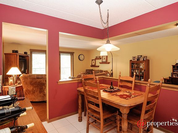 Kitchen / Breakfast Room