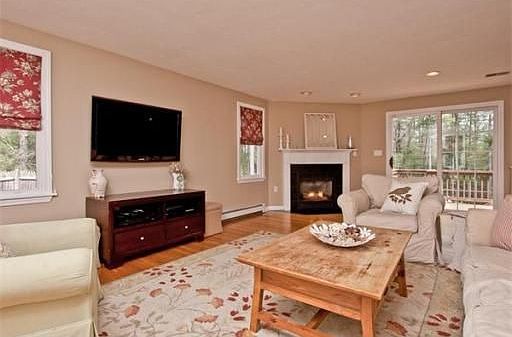 2nd image of 16 McCrillis Farm Ln