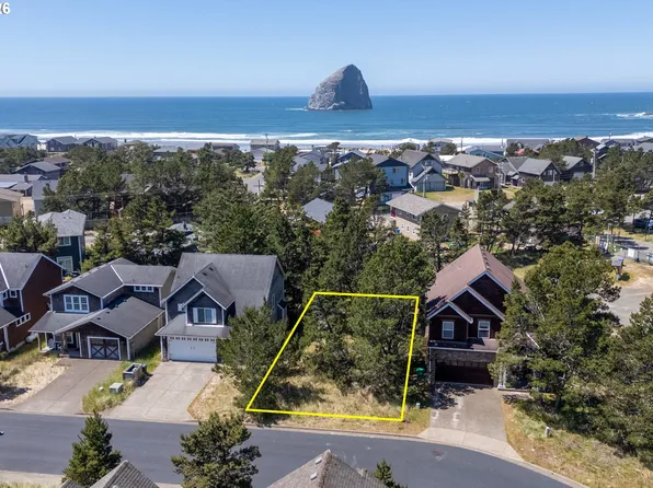 9500 Dory Pointe Loop #9500, Pacific City, OR 97135