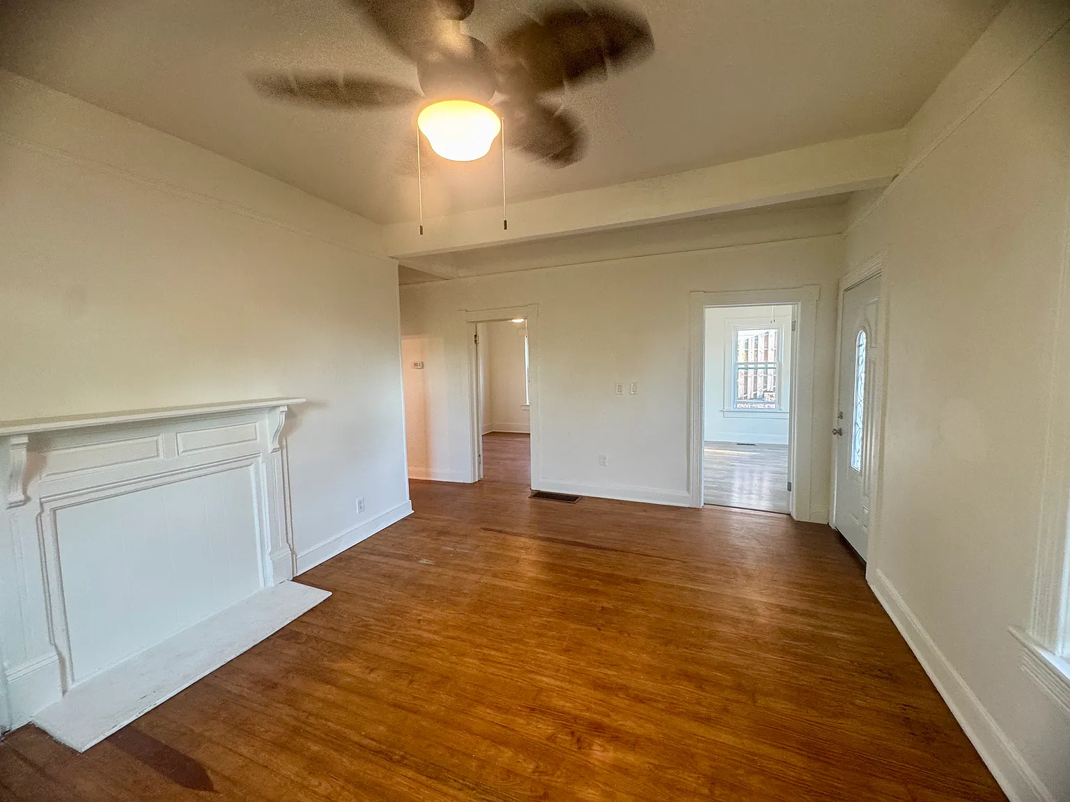 2 bed, 950 sqft, $2,200 — Photo 3