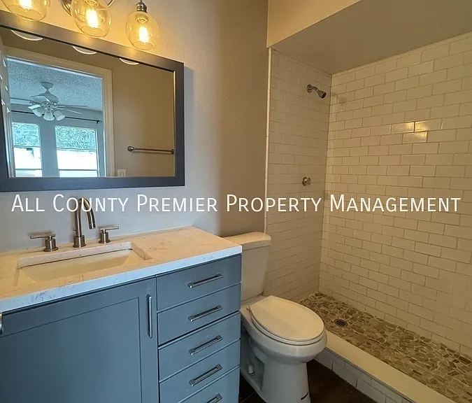 415 Dorchester Sq — Photo 8