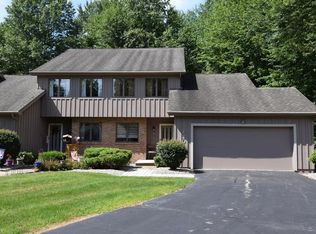 120 Emerald Ln, Cortland, OH