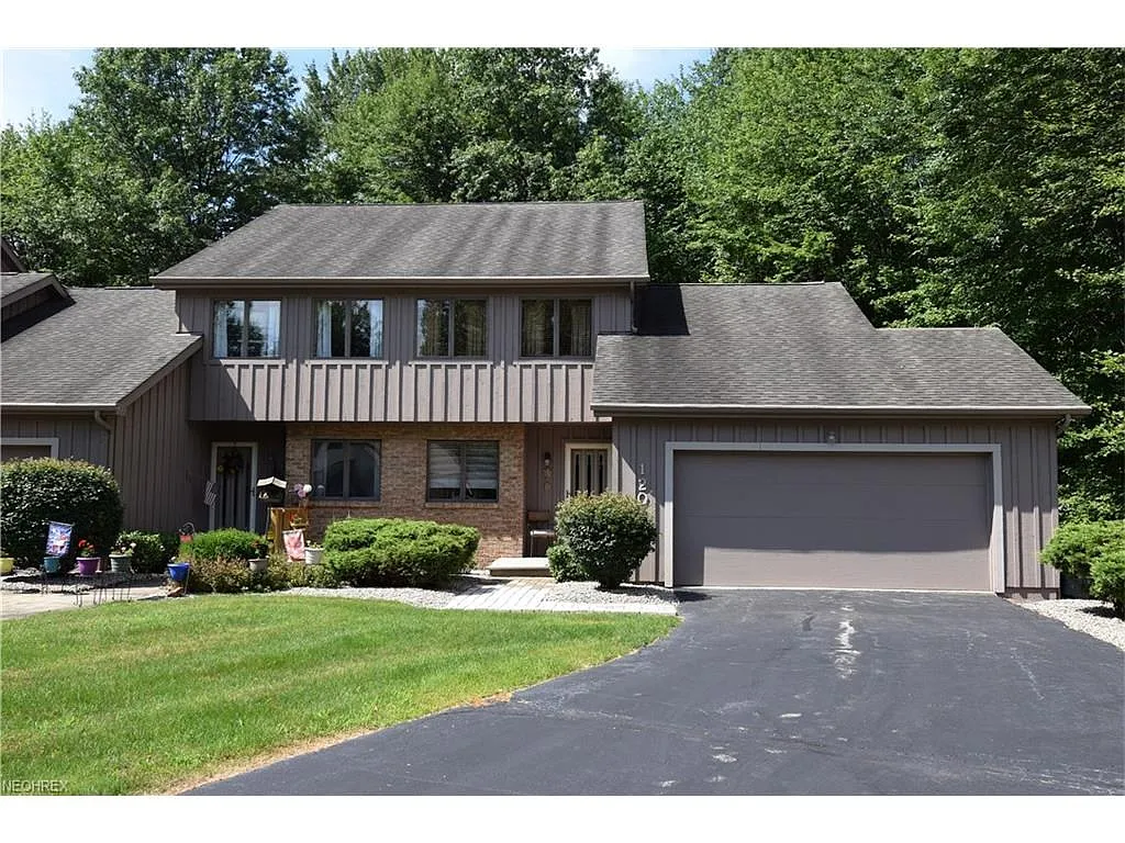 120 Emerald Ln photo 1
