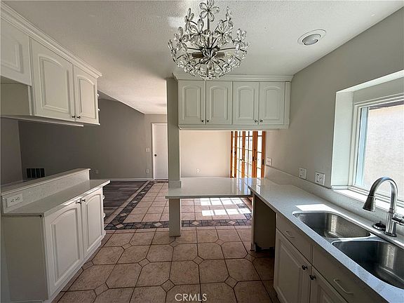 4th image of 4786 Macadamia Ct
