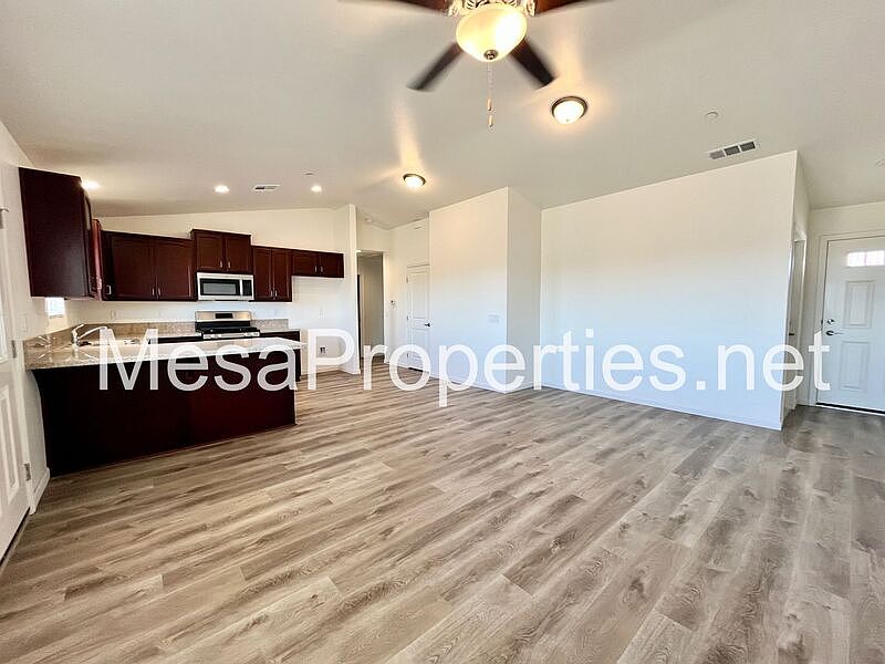 9550 Tamarisk Ave Hesperia, CA, 92345 Apartments for Rent Zillow