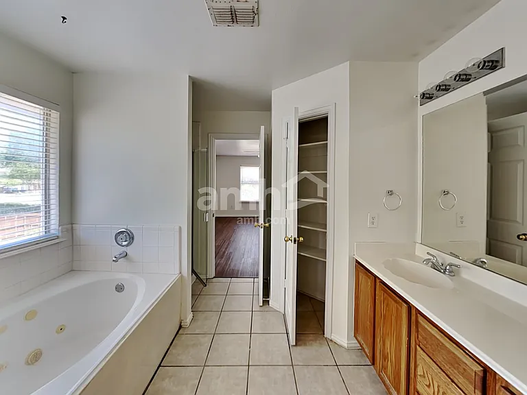 3933 Evergreen Ct — Photo 13