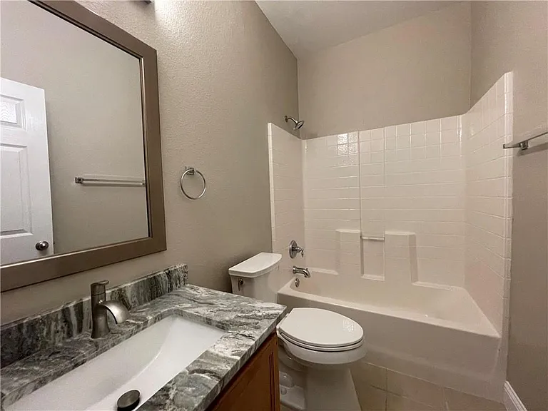 18512 Sandy Bottom Dr — Photo 10