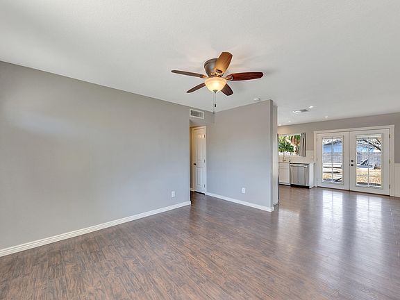 5th image of 1834 N Essex Cir