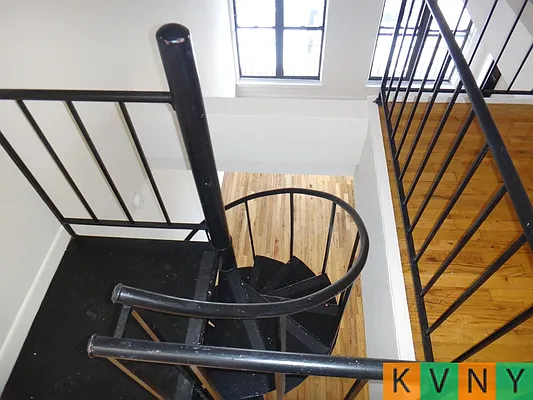 Rented by KVNY Soho | media 27