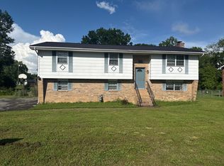 143 Becky Dr, Rossville, GA 30741