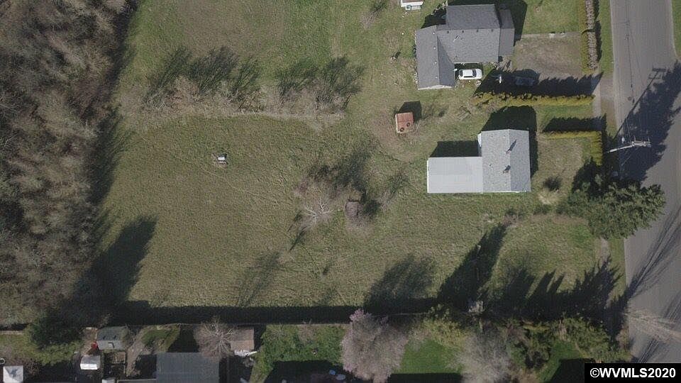 2nd image of 940 S 7th St