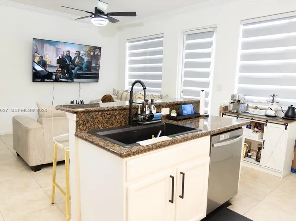 21101 NW 14th Pl APT 335, Miami, FL 33169