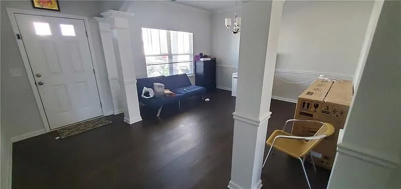 5 bed, 4.0 bath, 2857 sqft, $2,800 — Photo 3