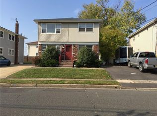 329 Benjamin Ave, Iselin, NJ 08830