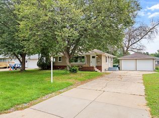 5924 Pearson Dr, Brooklyn Center, MN 55429