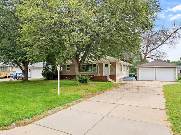 5924 Pearson Dr, Brooklyn Center, MN 55429