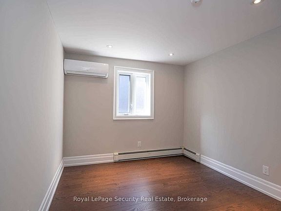 5th image of 62 Lippincott St #1