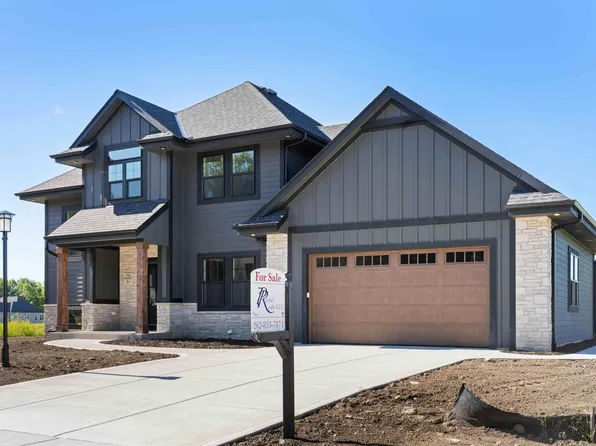 N66W21075 Sweet Clover DRIVE, Menomonee Falls, WI 53051