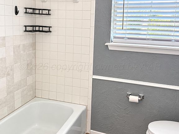 5th image of 4447 Summit Cir