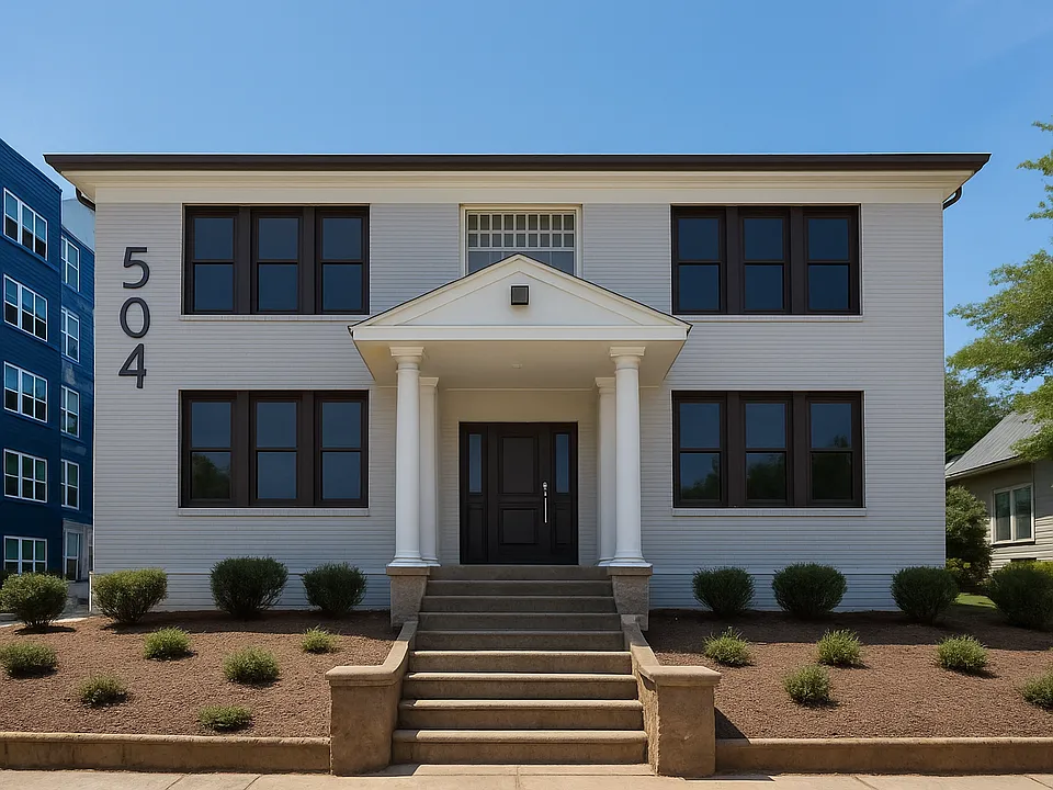 504 Boulevard NE #206