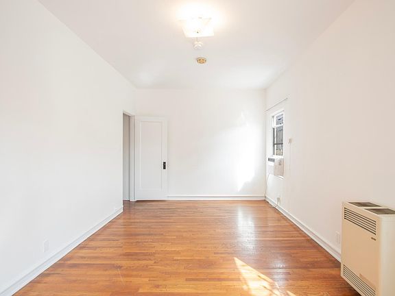 5th image of 532 N Genesee Ave #530