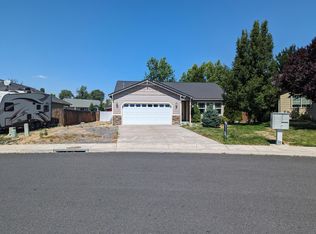 3238 Paramont St, Klamath Falls, OR 97603