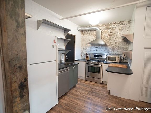 5th image of 274 Water St APT 4R