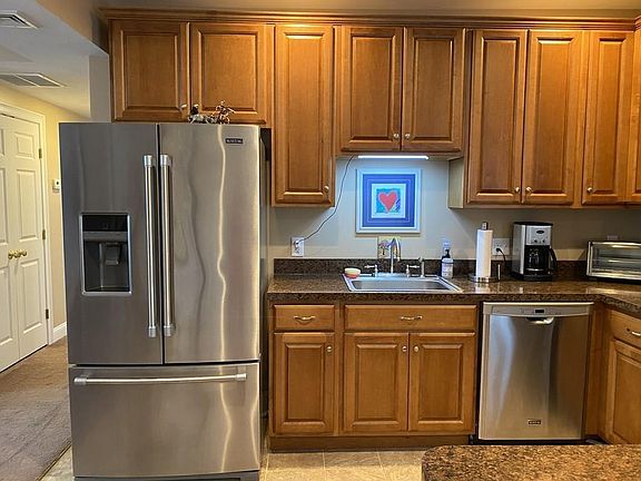 5th image of 64 South St #2