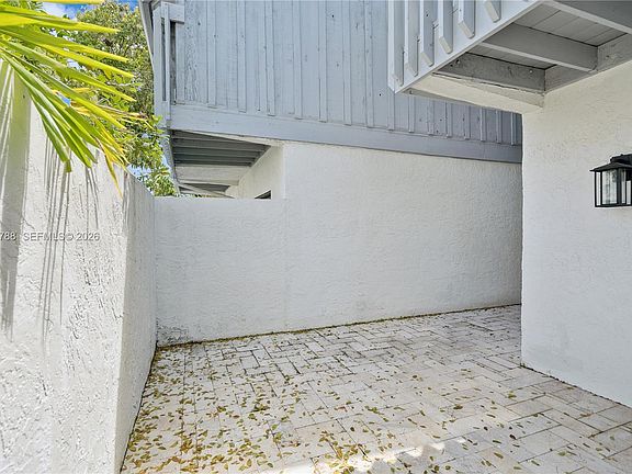 2nd image of 2952 Florida Blvd